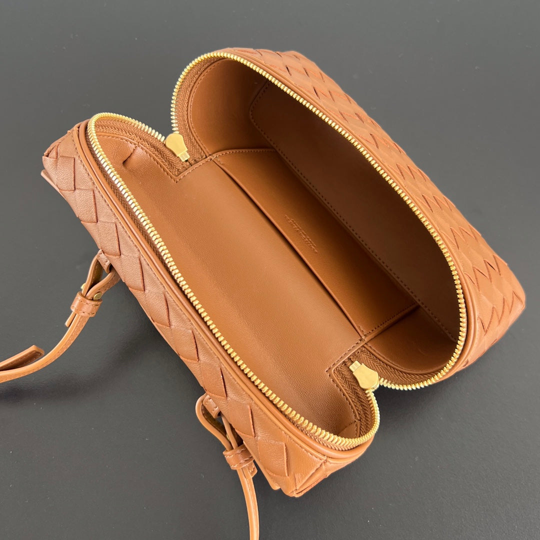 BANG BANG 22 VANITY CASE IN CINNAMON BROWN CALFSKIN