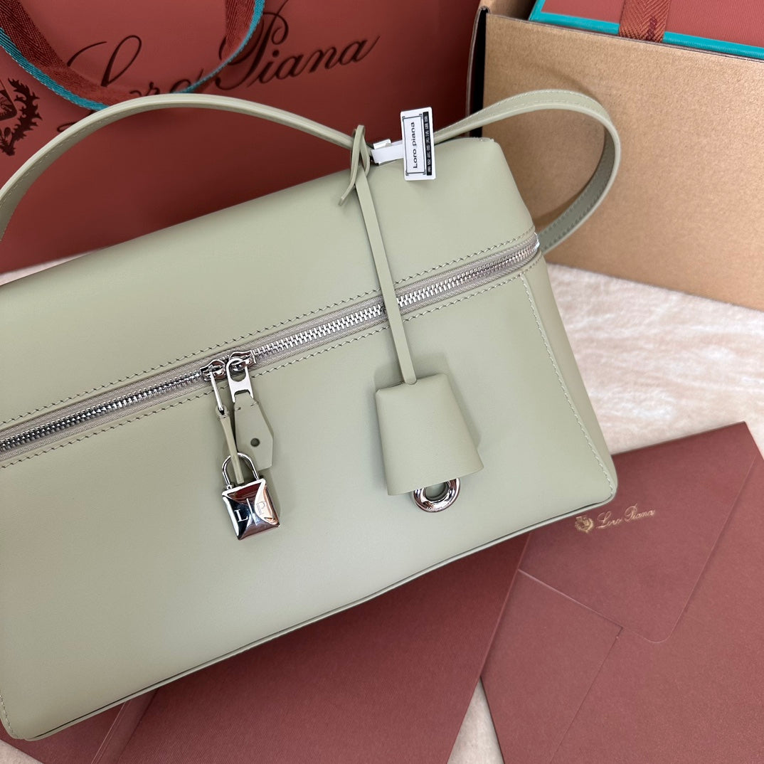 EXTRA BAG L27 IN PASTEL GREEN SMOOTH CALFSKIN WITH SILVER HARDWARE