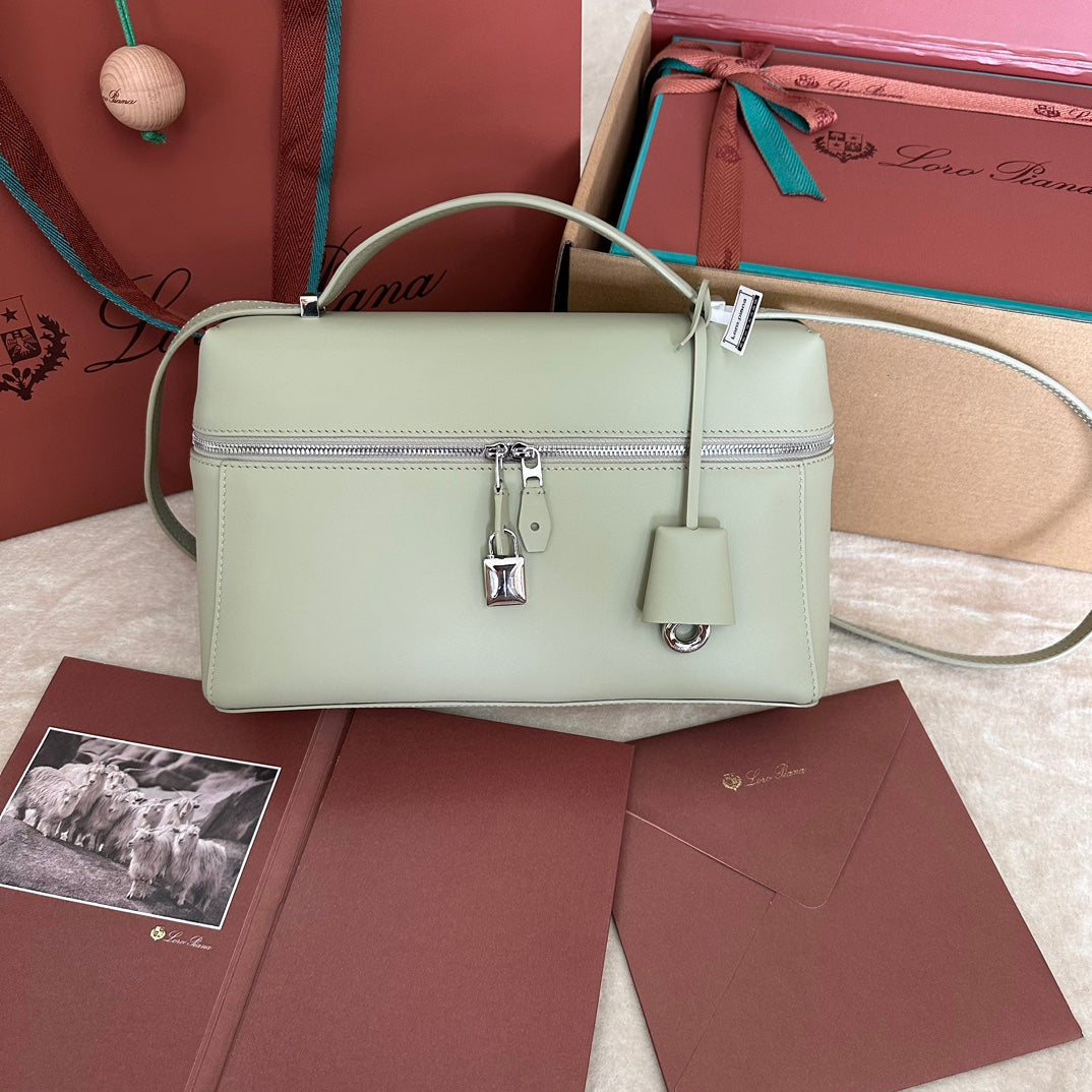 EXTRA BAG L27 IN PASTEL GREEN SMOOTH CALFSKIN WITH SILVER HARDWARE