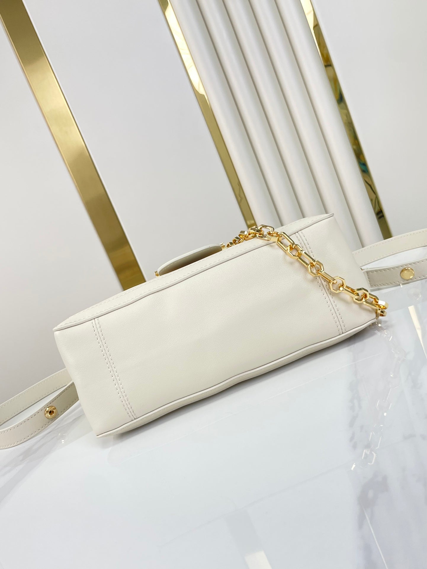 DAUPHINE SOFT MM 24 IN WHITE SMOOTH LAMBSKIN GOLD HARDWARE