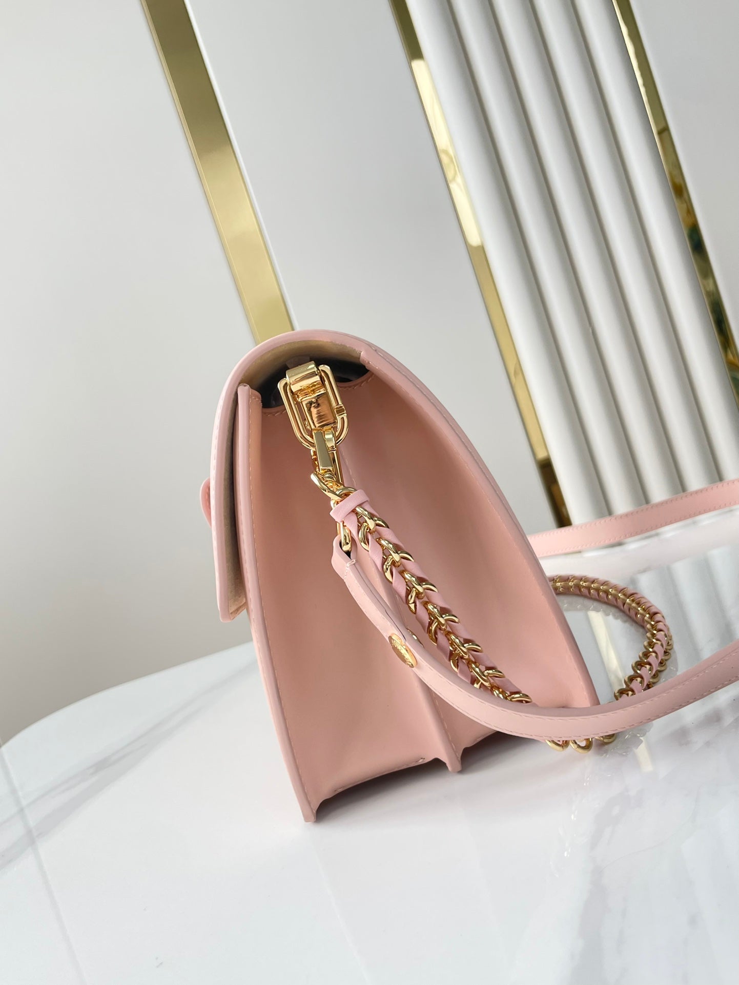 DAUPHINE MM 25 IN LIGHT PINK EPI GRAINED CALFSKIN GOLD HARDWARE