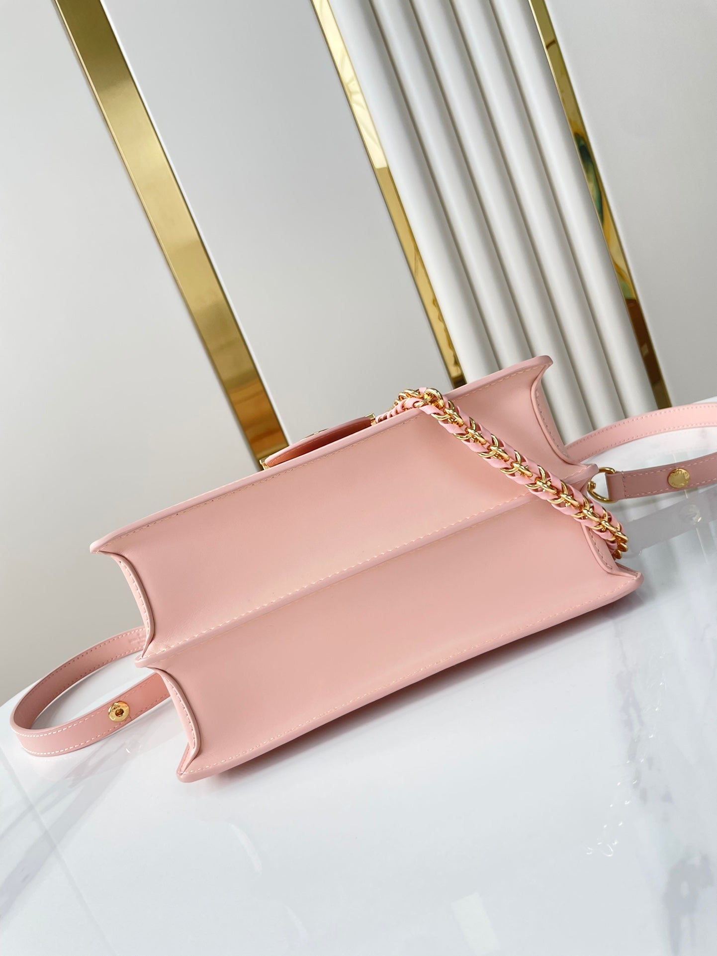 DAUPHINE MM 25 IN LIGHT PINK EPI GRAINED CALFSKIN GOLD HARDWARE