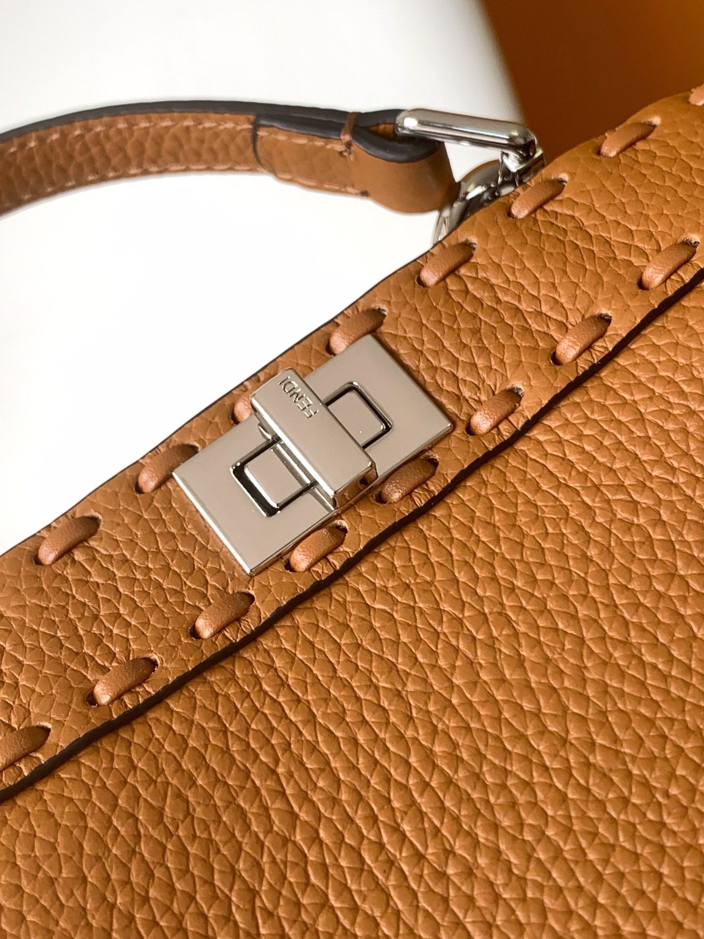 Peekaboo ISeeU Petite 20 Bag Tan Leather Shw