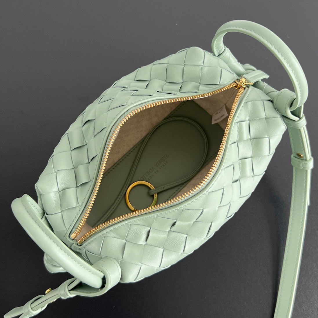 SMALL TOP HANDLE LOOP 19 IN CELADON GREEN CALFSKIN