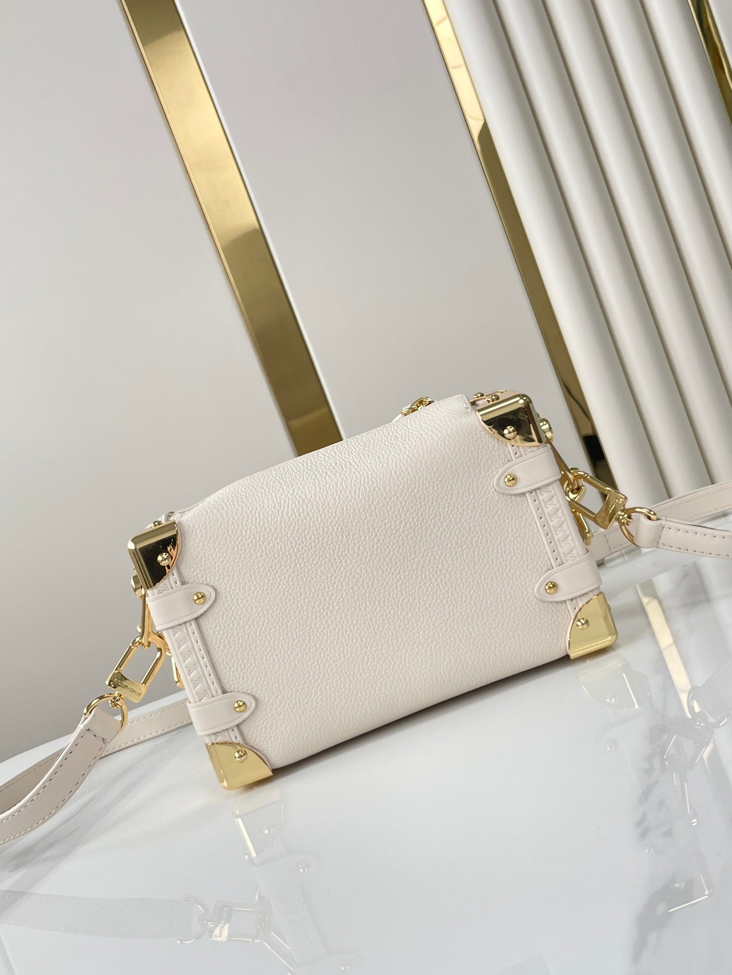 SIDE TRUNK MINI 18 IN WHITE CALFSKIN GOLD HARDWARE