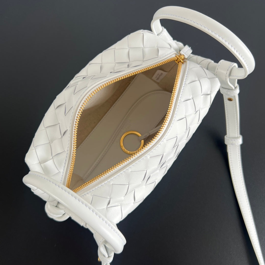 SMALL TOP HANDLE LOOP 19 IN WHITE CALFSKIN