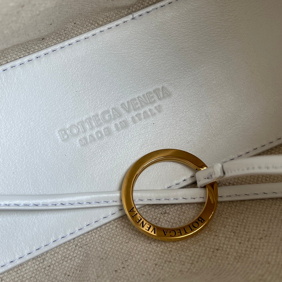 SMALL TOP HANDLE LOOP 19 IN WHITE CALFSKIN