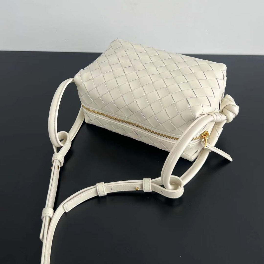 SMALL TOP HANDLE LOOP 19 IN IVORY BEIGE CALFSKIN