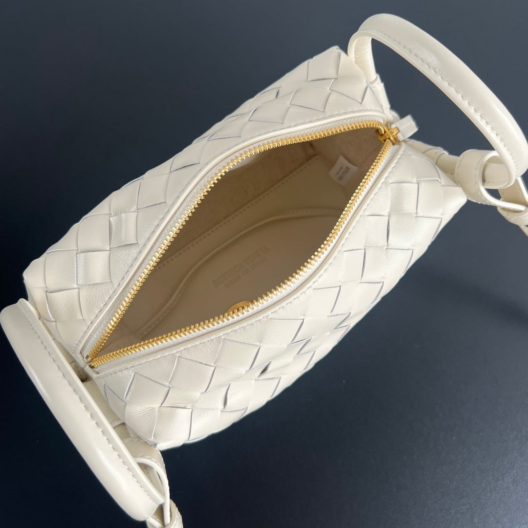 SMALL TOP HANDLE LOOP 19 IN IVORY BEIGE CALFSKIN