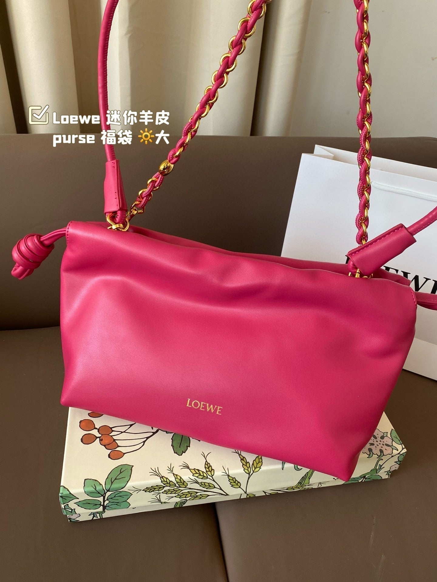 LOE MEDIUM 28 FLAMENCO PURSE IN BRIGHT PINK NAPPA LAMBSKIN