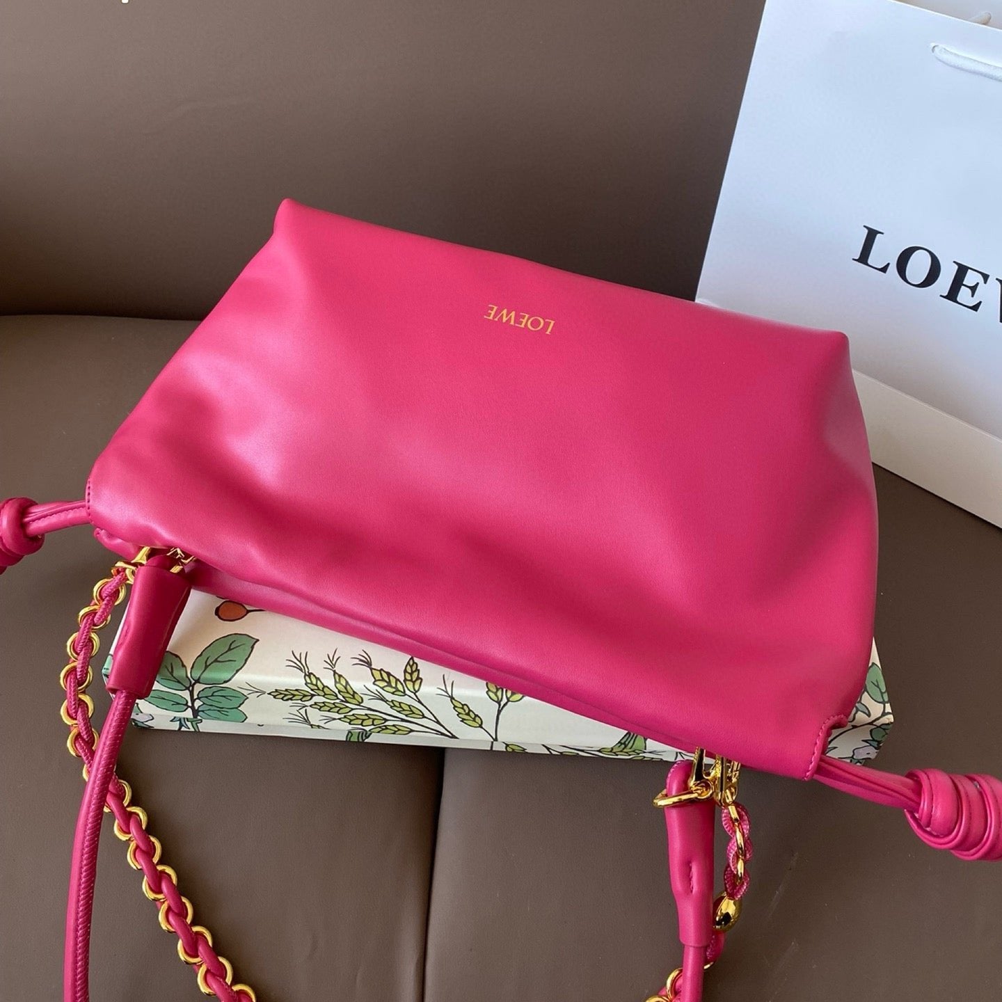 LOE MEDIUM 28 FLAMENCO PURSE IN BRIGHT PINK NAPPA LAMBSKIN