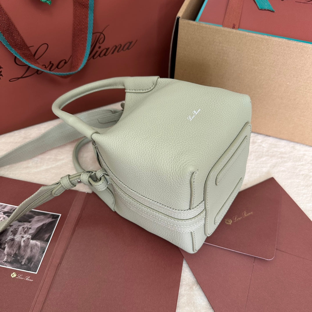 MICRO BALE BAG IN LIGHT GREEN CALFSKIN