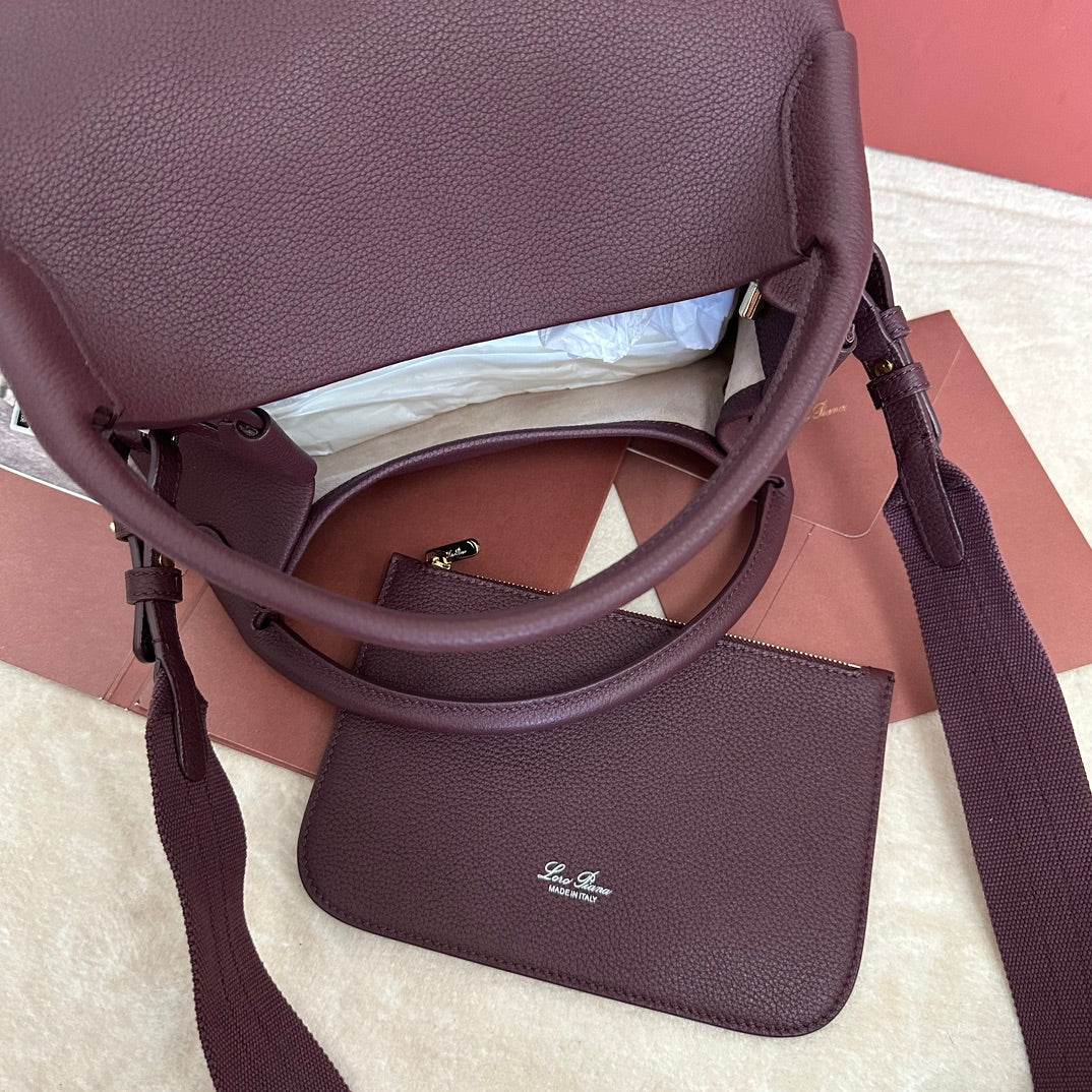 MEDIUM 36 BAG IN WINE PURPLE CALFSKIN WITH GOLD HARDWARE