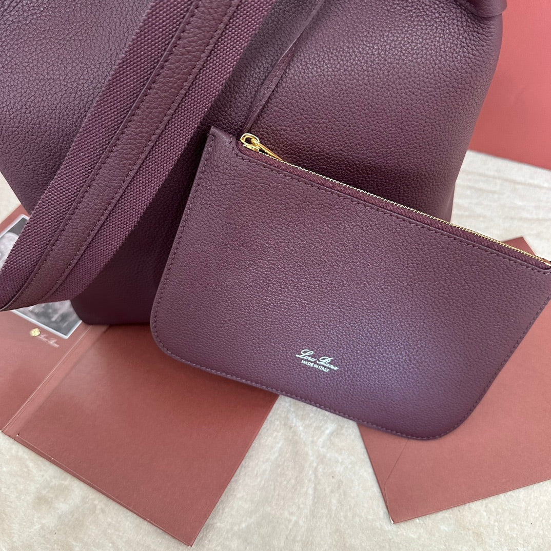 MEDIUM 36 BAG IN WINE PURPLE CALFSKIN WITH GOLD HARDWARE