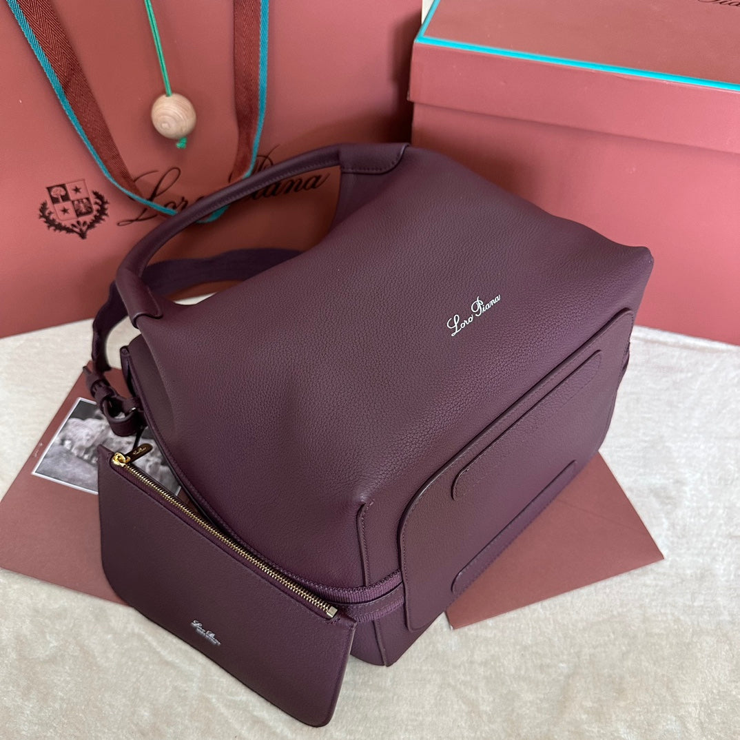 MEDIUM 36 BAG IN WINE PURPLE CALFSKIN WITH GOLD HARDWARE