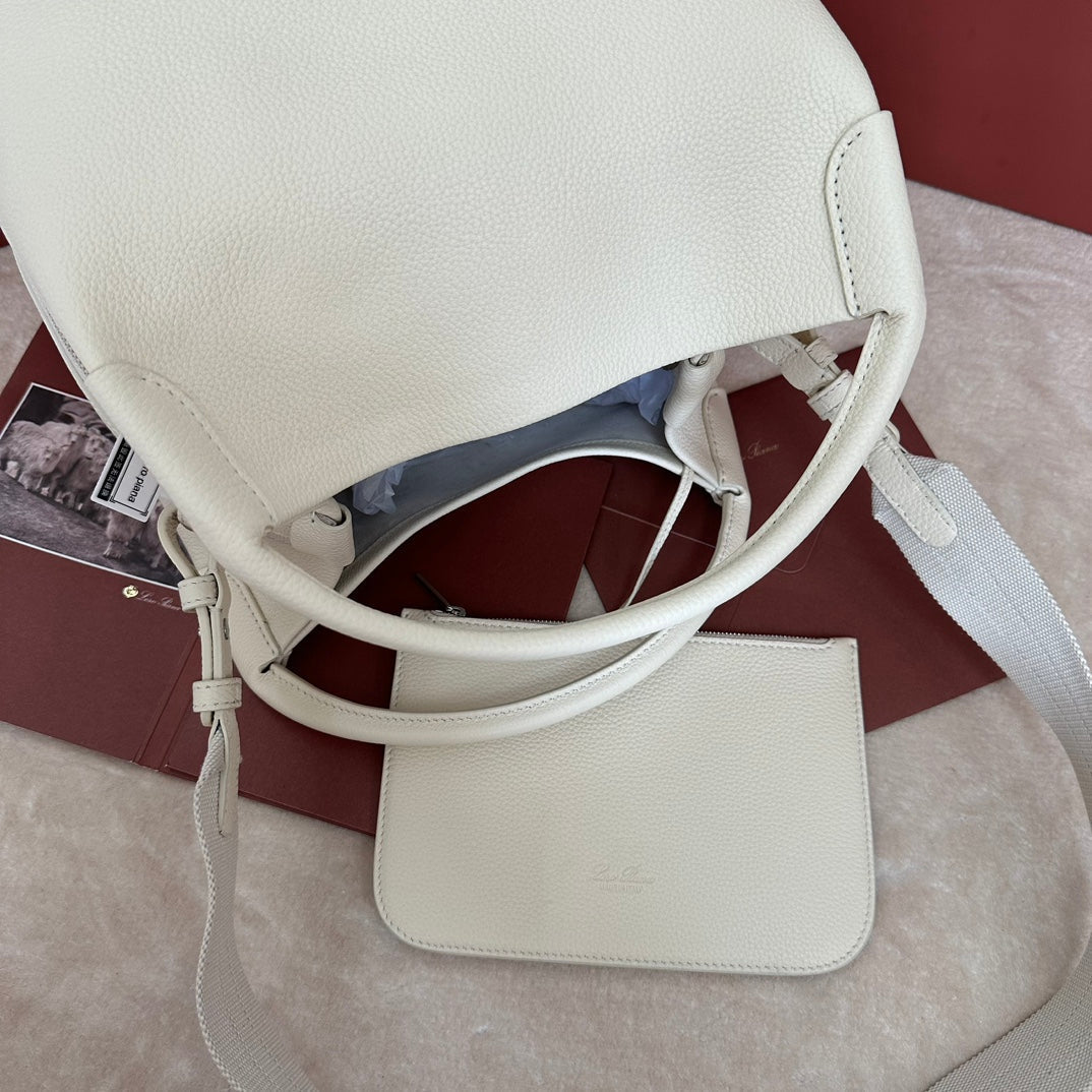 MEDIUM 36 BAG IN WHITE CALFSKIN WITH SILVER HARDWARE