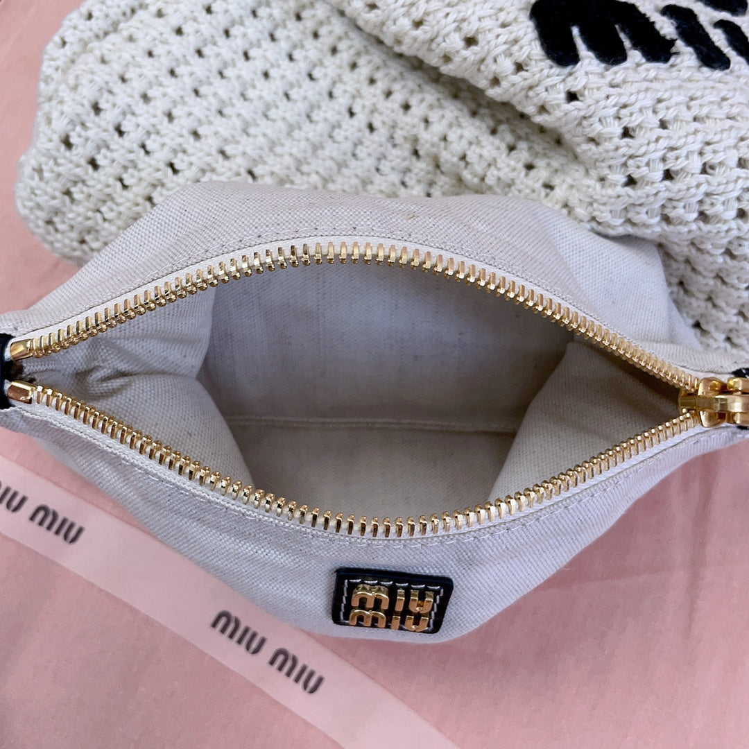 HOLLOW KNITTED TOTE BAG 40 IN WHITE MIX BLACK WOVEN FABRIC