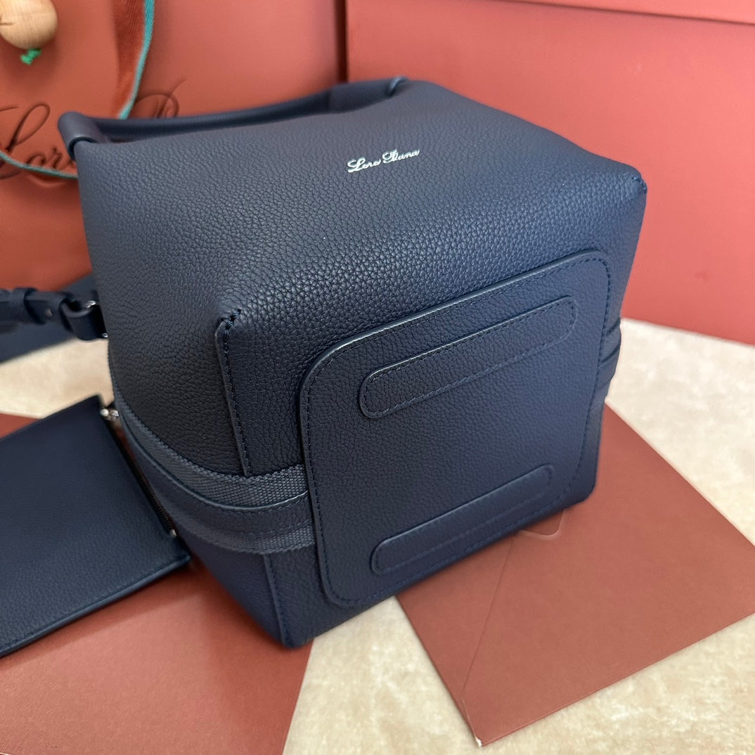 SMALL 21 BALE BAG IN NAVY BLUE GRAINED CALFSKIN WITH SILVER HARDWARE