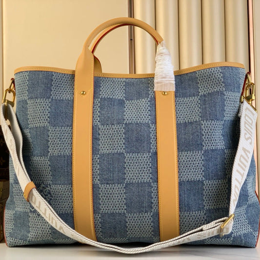 WEEKEND TOTE BAG 43 IN BLUE DAMIER DENIM 3D