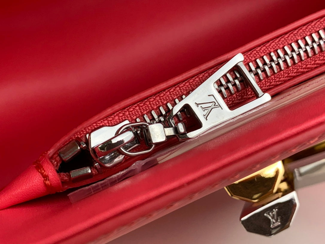 TWIST PM 19 IN RED EPI LEATHER GOLD AND SILVER HARDWARE