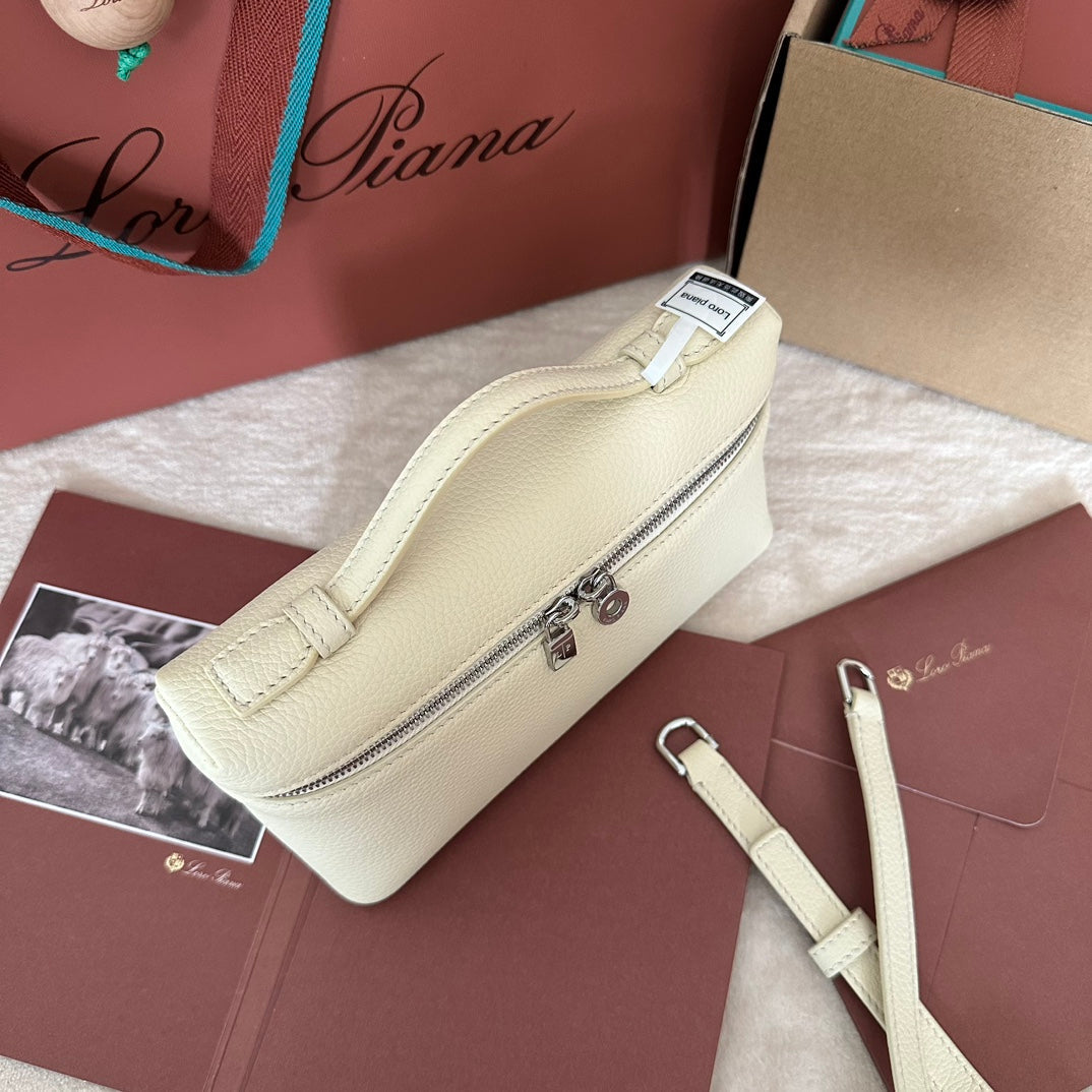 EXTRA POCKET L19 IN BISQUE BEIGE CALFSKIN WITH SILVER HARDWARE