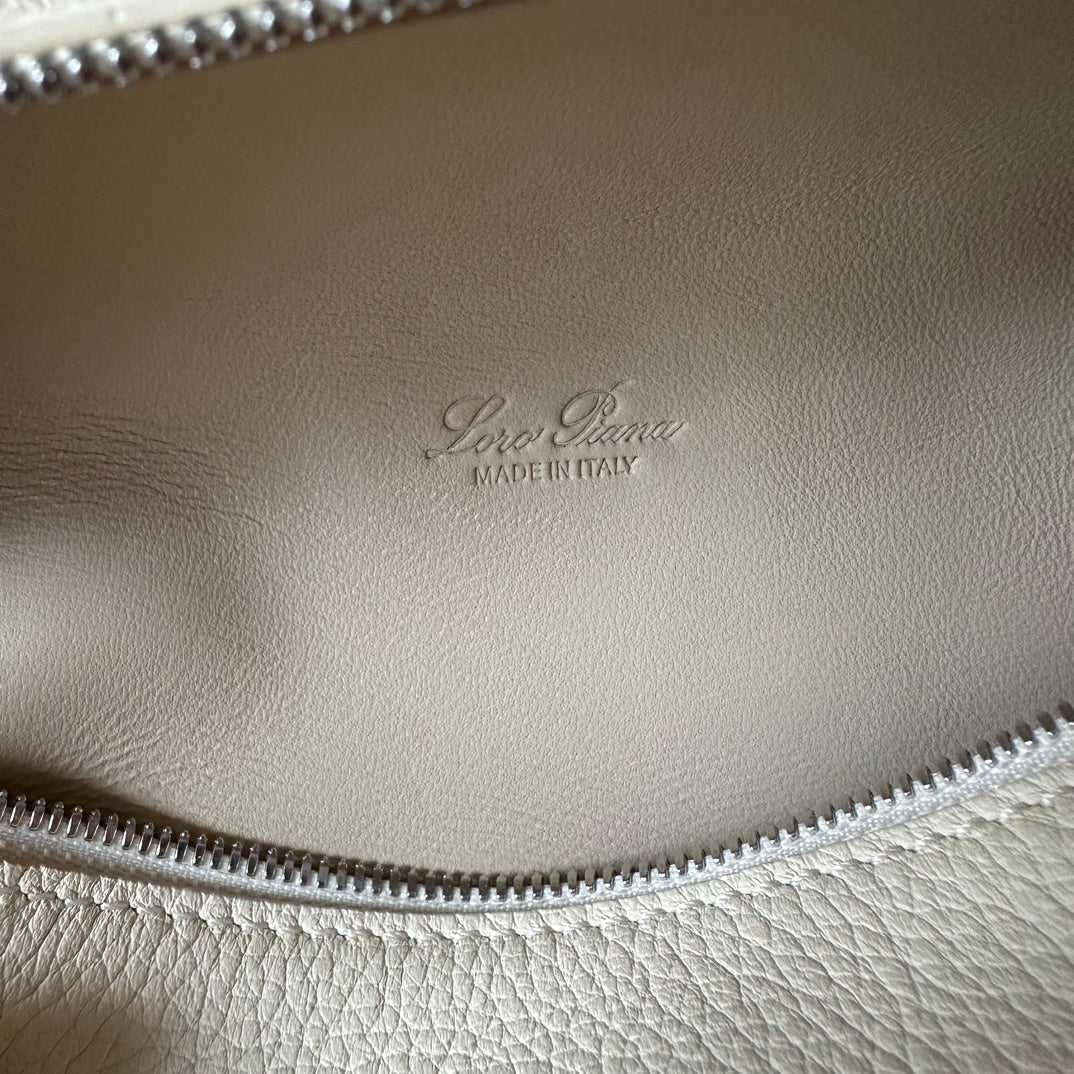 EXTRA POCKET L19 IN BISQUE BEIGE CALFSKIN WITH SILVER HARDWARE