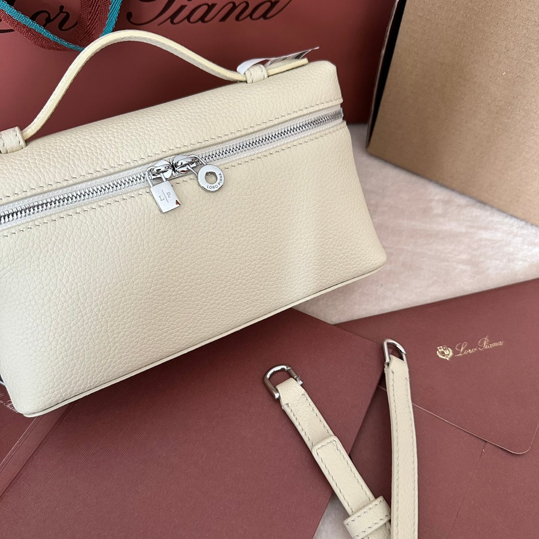 EXTRA POCKET L19 IN BISQUE BEIGE CALFSKIN WITH SILVER HARDWARE