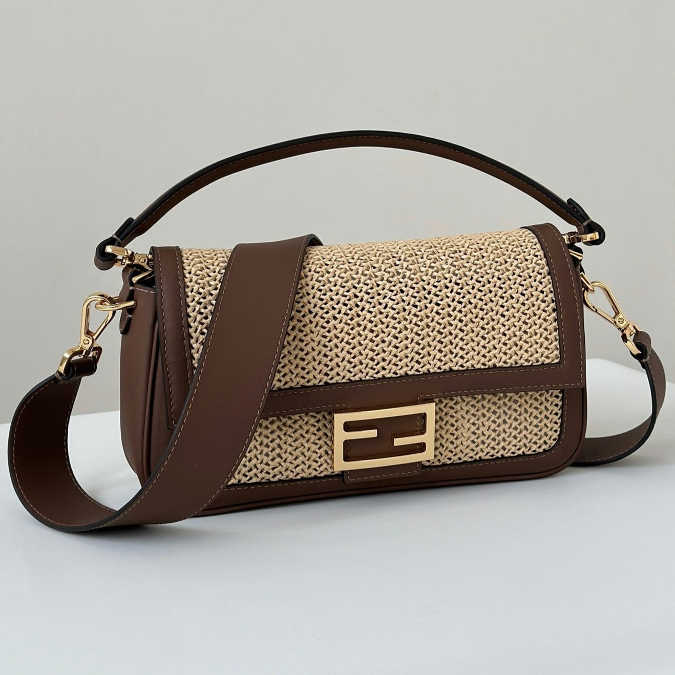 FENDI BAGUETTE 27 BAG IN BEIGE RAFFIA AND BROWN CALFSKIN WITH GOLD HARDWARE