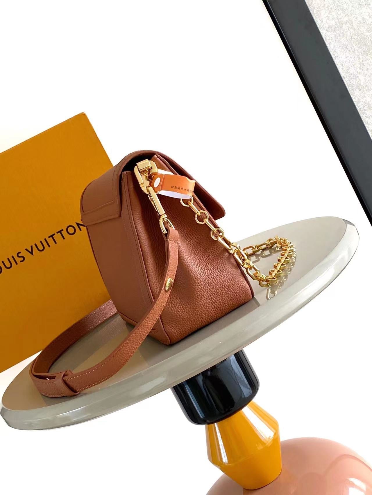 DAUPHINE SOFT MM 24 IN COGNAC CALFSKIN GOLD HARDWARE