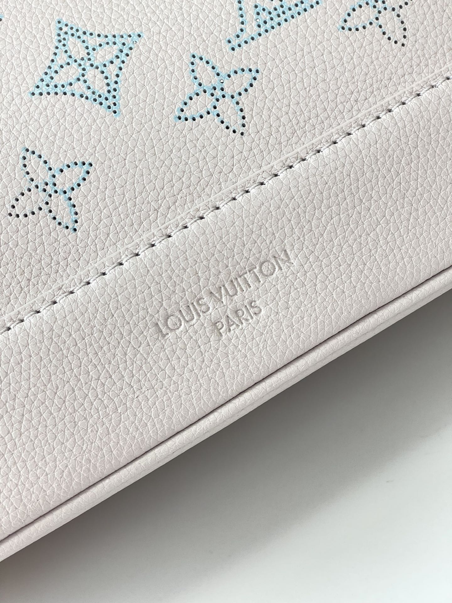 FLORE 28 IN WHITE PERFORATED CALFSKIN