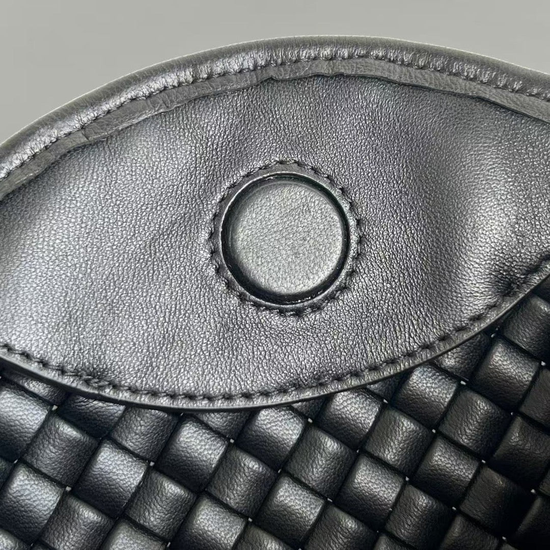 COBBLE TOP HANDLE BAG 23 IN BLACK LAMBSKIN