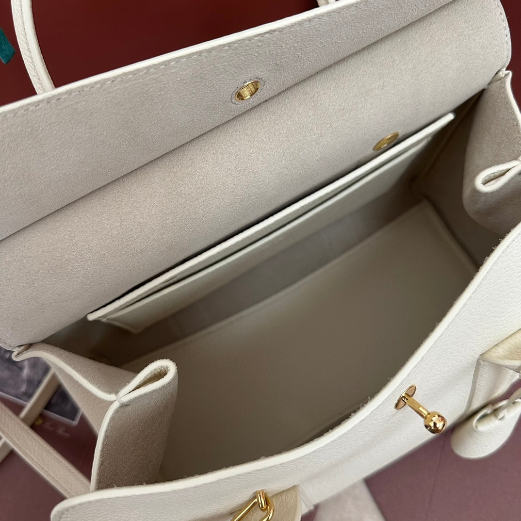 LOOM BAG 25 IN WHITE CALFSKIN WITH GOLD HARDWARE