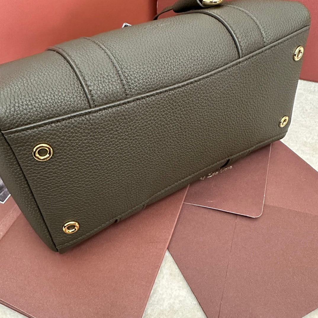 LOOM BAG 25 IN MOCHA BROWN SMOOTH CALFSKIN WITH GOLD HARDWARE