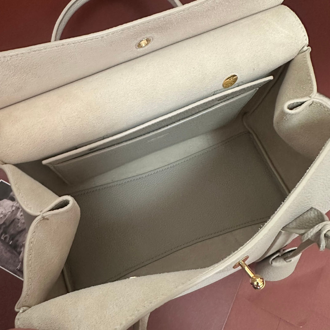 LOOM BAG 25 IN PALE GRAY SMOOTH CALFSKIN WITH GOLD HARDWARE