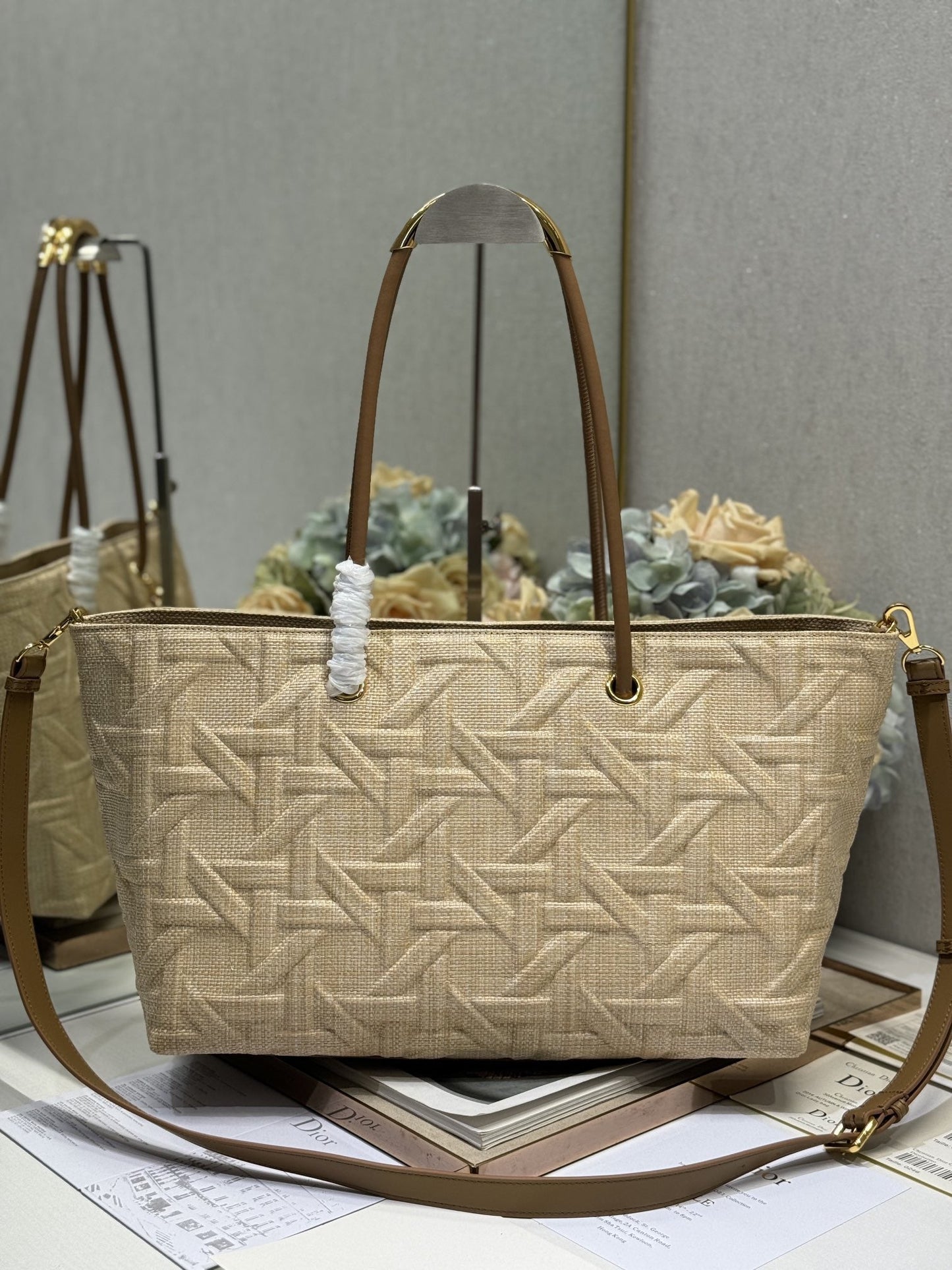 LARGE 41 TOUJOURS BAG IN BISQUE BEIGE CANNAGE RAFFIA