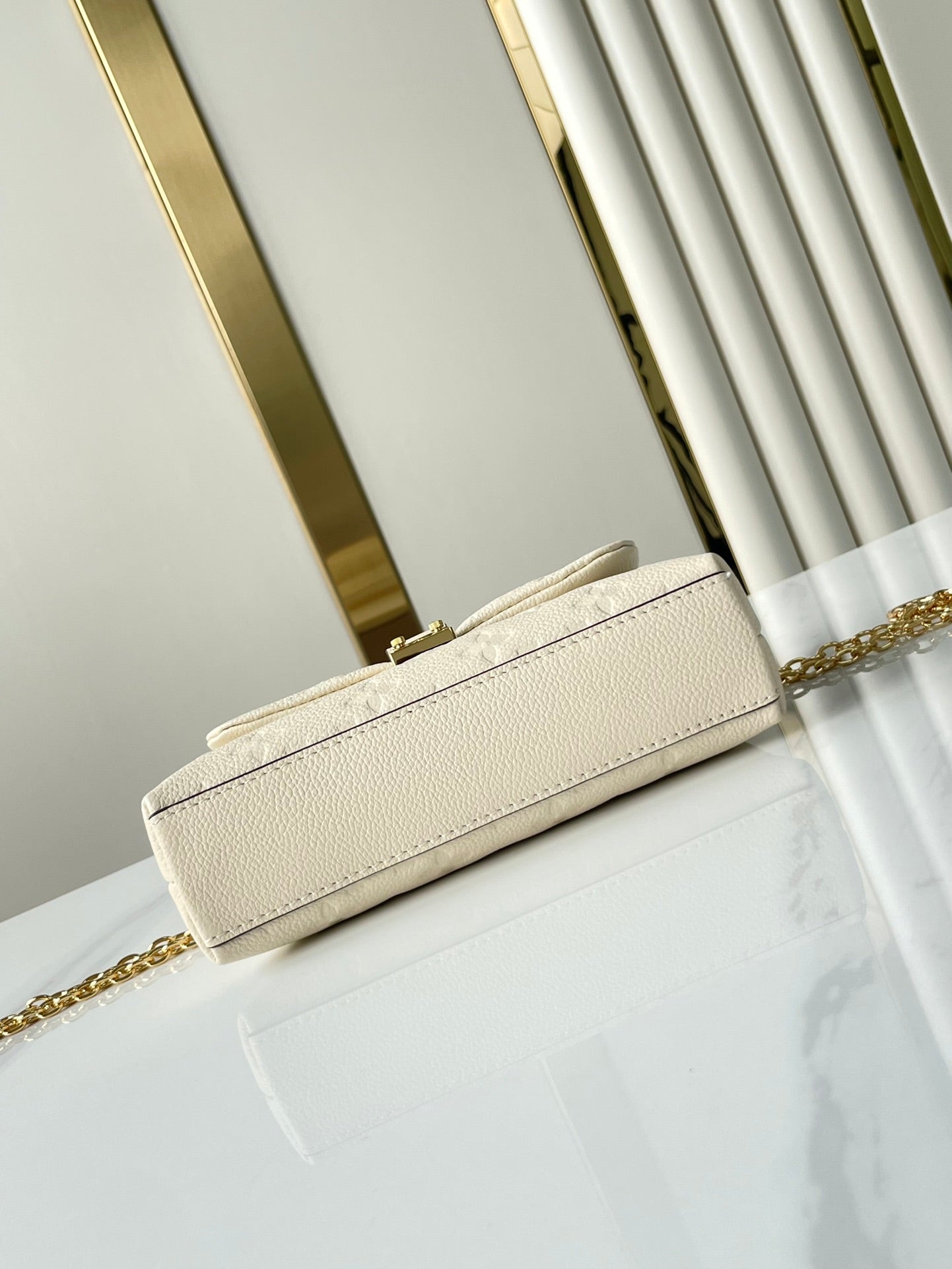 NANO MADELEINE 21 IN CREAM EMBOSSED CALFSKIN GOLD HARDWARE