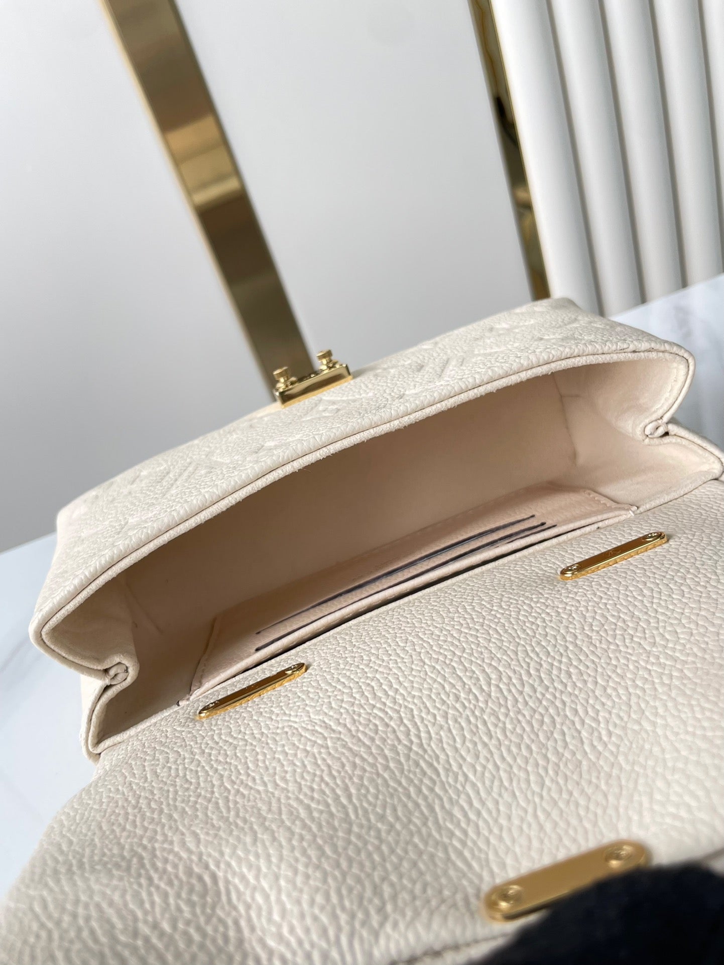 NANO MADELEINE 21 IN CREAM EMBOSSED CALFSKIN GOLD HARDWARE