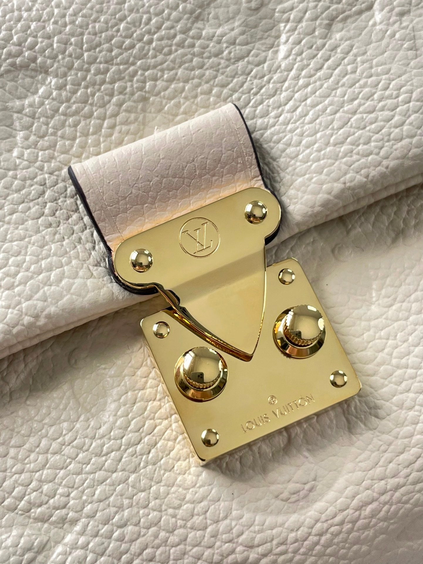 NANO MADELEINE 21 IN CREAM EMBOSSED CALFSKIN GOLD HARDWARE