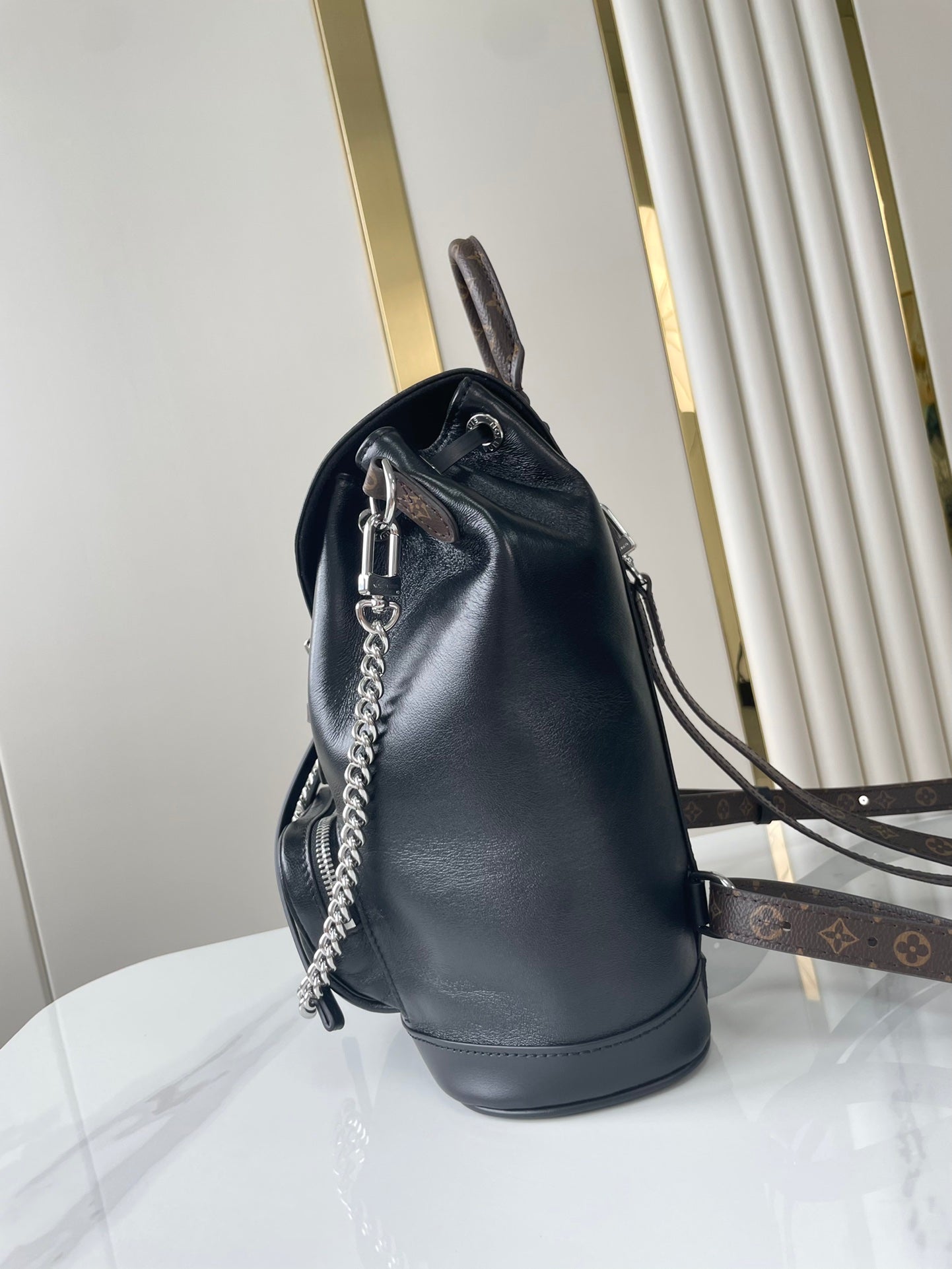 MONTSOURIS VIBE PM BACKPACK 30 IN BLACK LAMBSKIN SILVER CHAIN