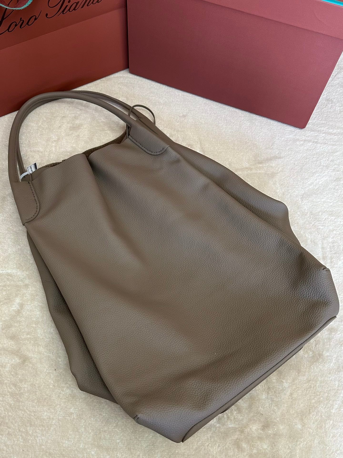 BALE HOBO EXTRA LARGE 40 BAG IN MEDIUM BROWN CALFSKIN