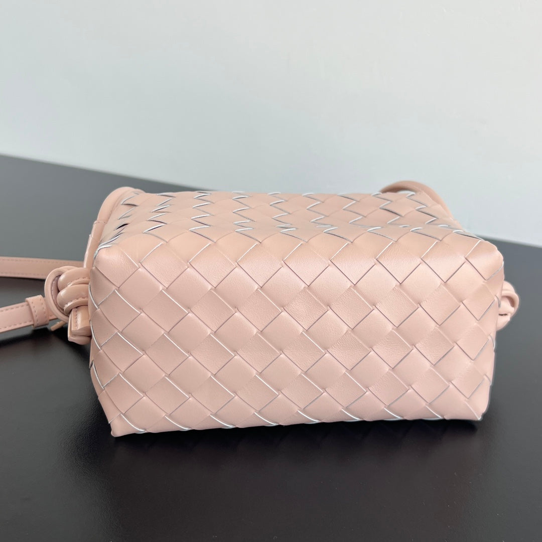 SMALL TOP HANDLE LOOP 19 IN MELON PINK CALFSKIN