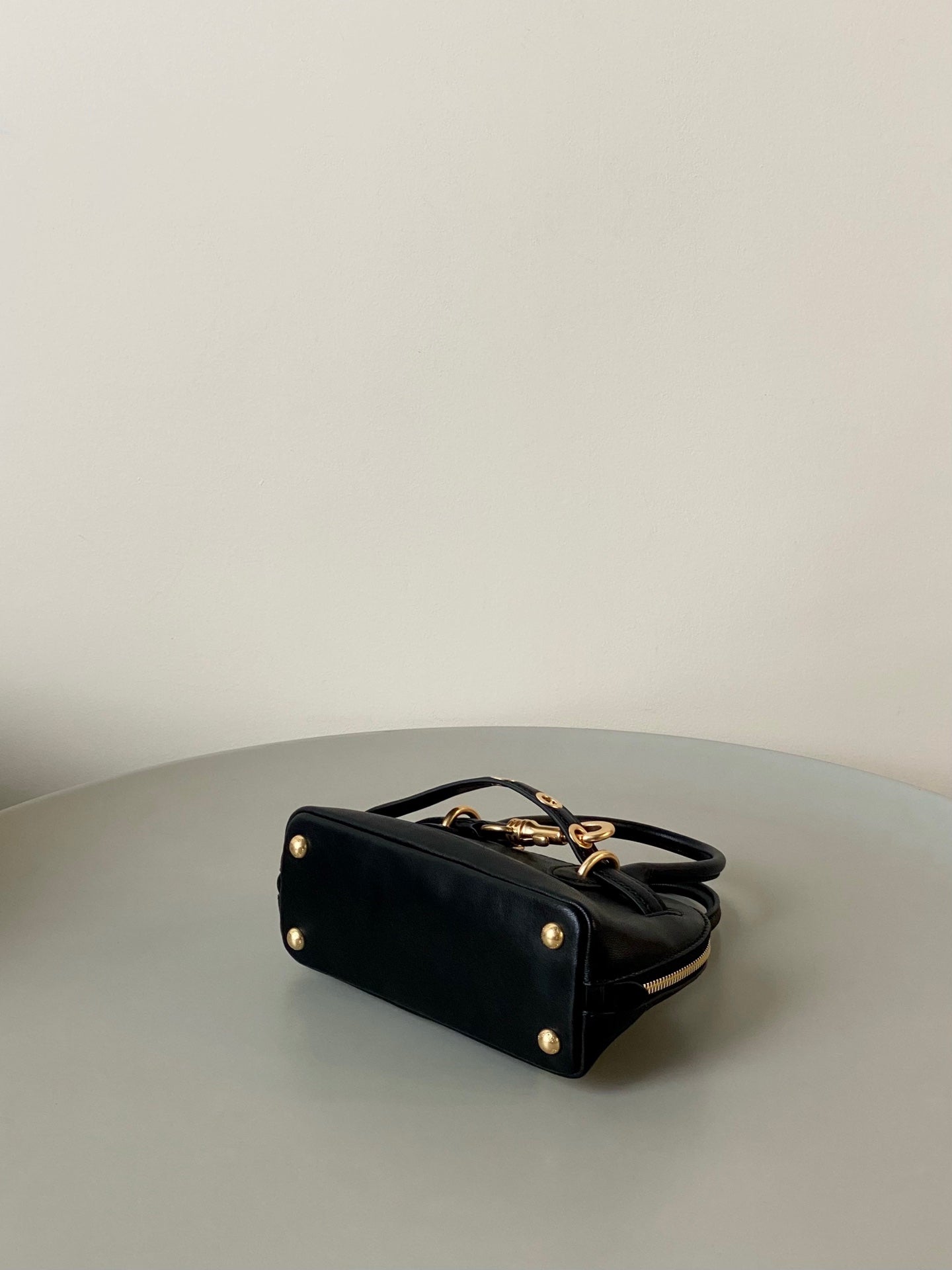 AVENTURE NAPPA MINI BAG 21 IN BLACK CALFSKIN GOLD HARDWARE