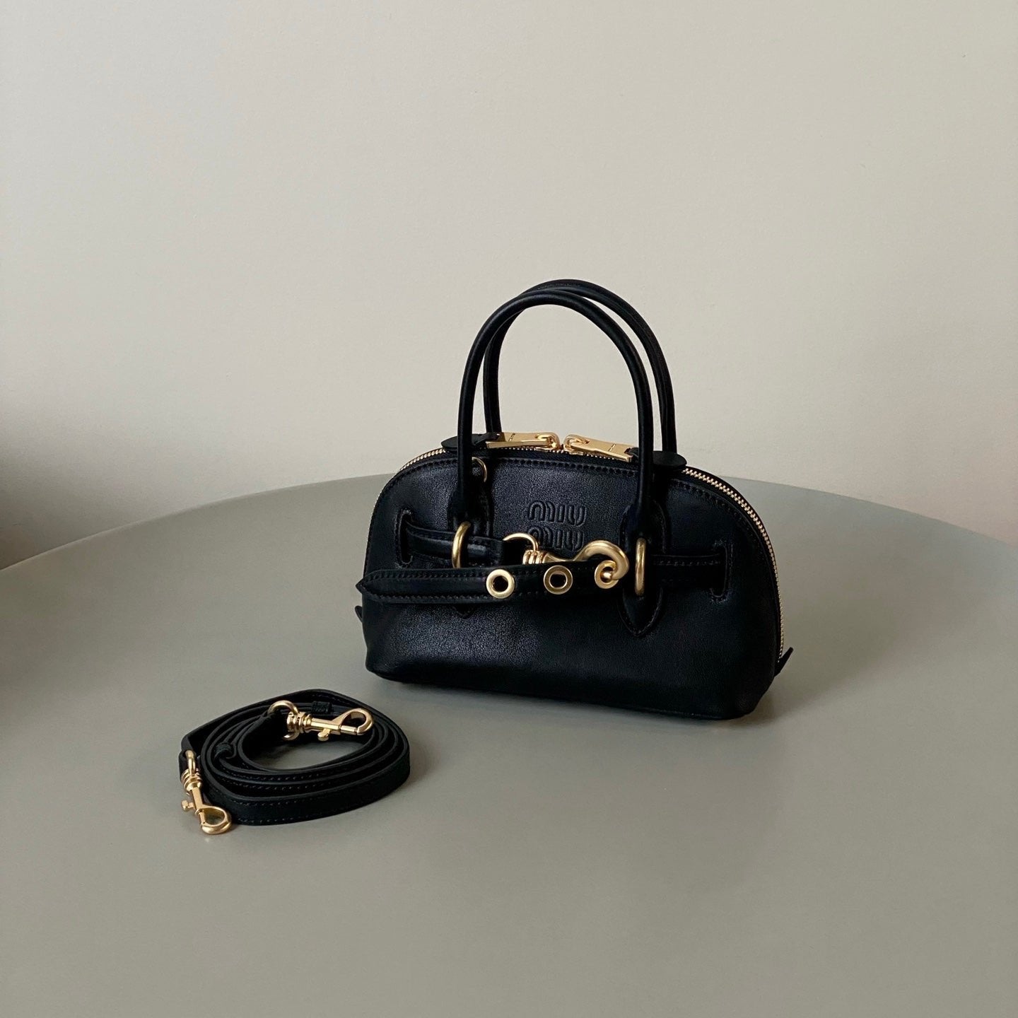 AVENTURE NAPPA MINI BAG 21 IN BLACK CALFSKIN GOLD HARDWARE