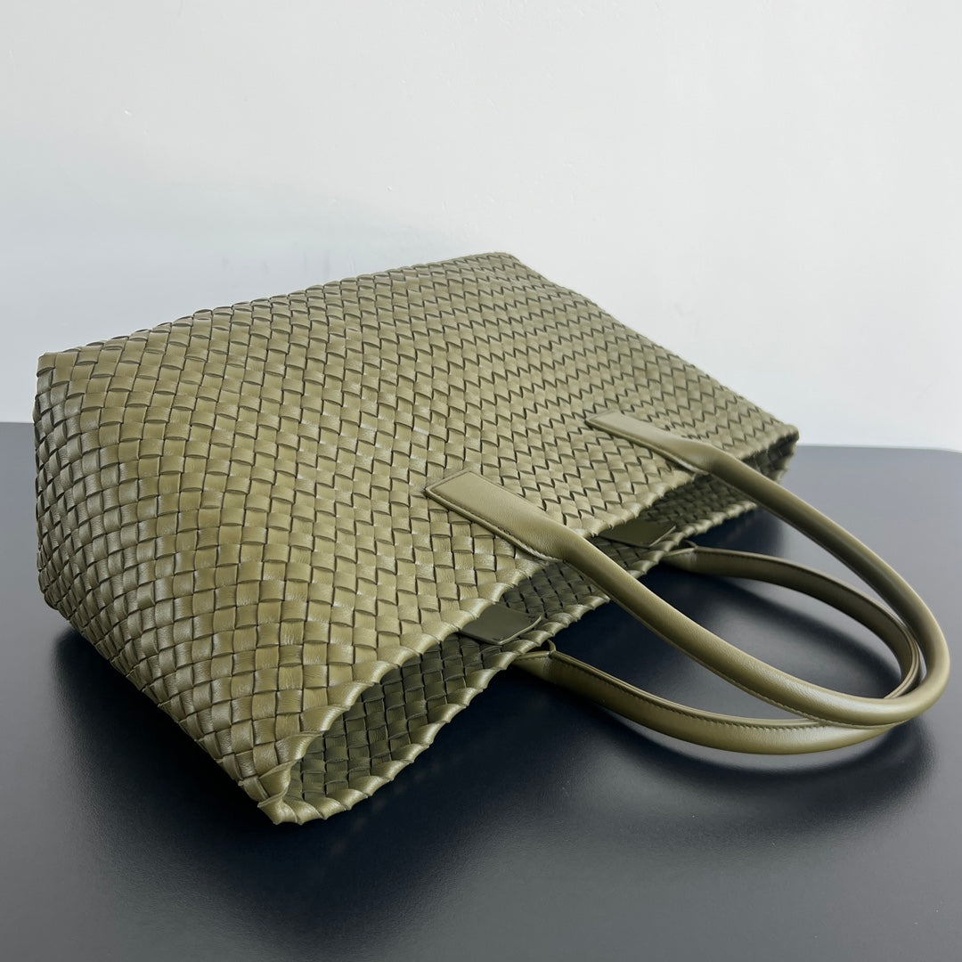 LARGE CABAT 51 IN ARMY GREEN LAMBSKIN