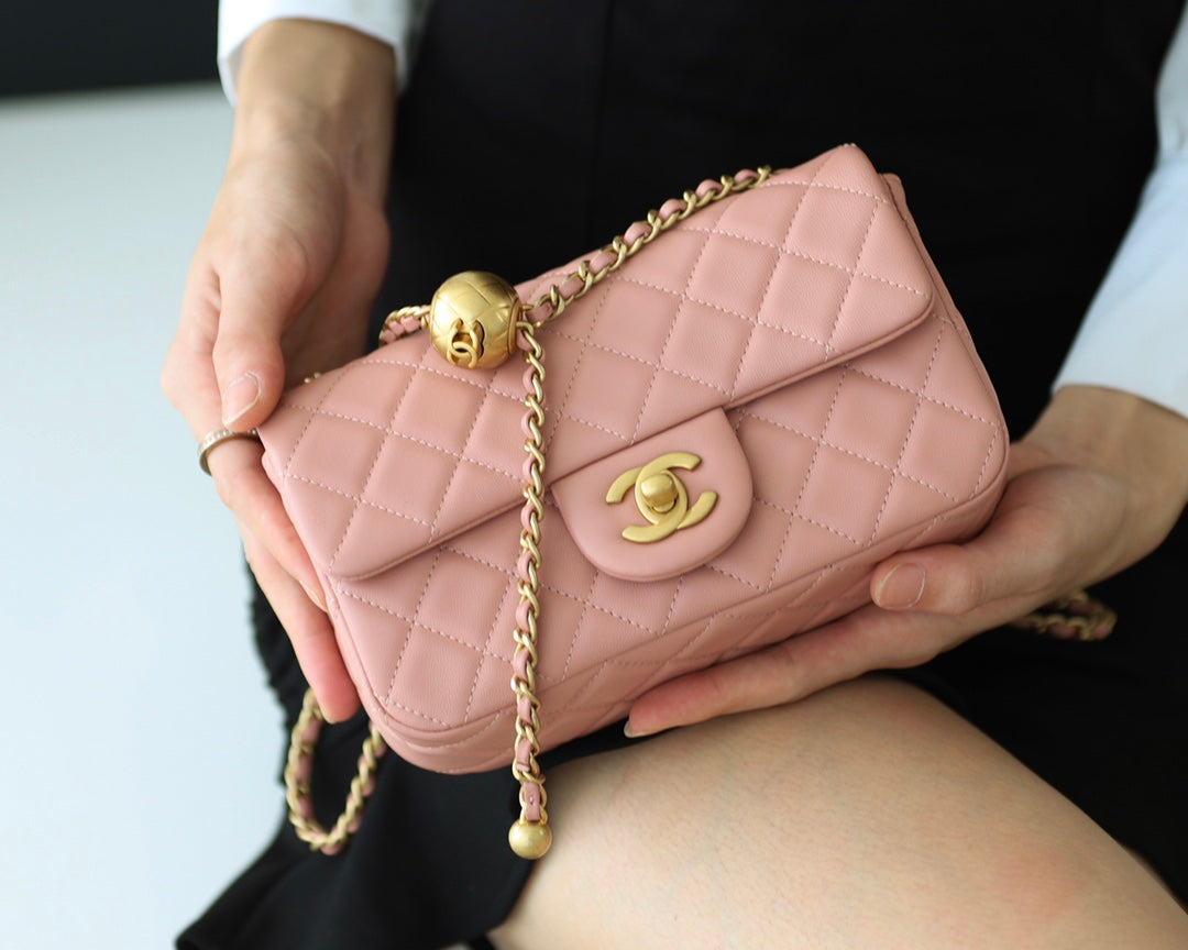 FLAP BAG 20CM BABY PINK LAMBSKIN GOLD HARDWARE