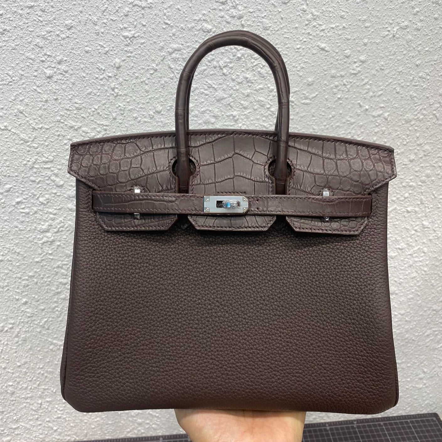 HM BIRKIN 25CM CAFE CROCODILE AND TOGO LEATHER SILVER HARDWARE