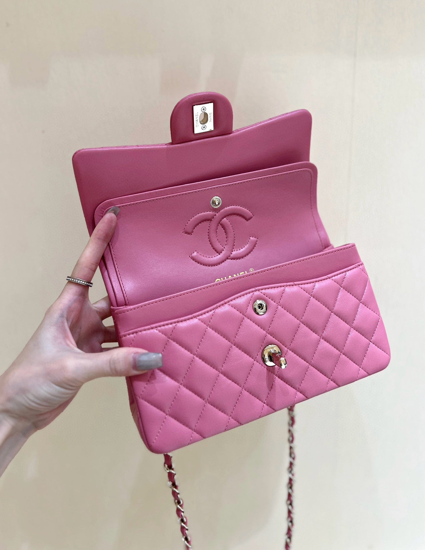 FLAP BAG 23CM GEM PINK LAMBSKIN GOLD HARDWARE