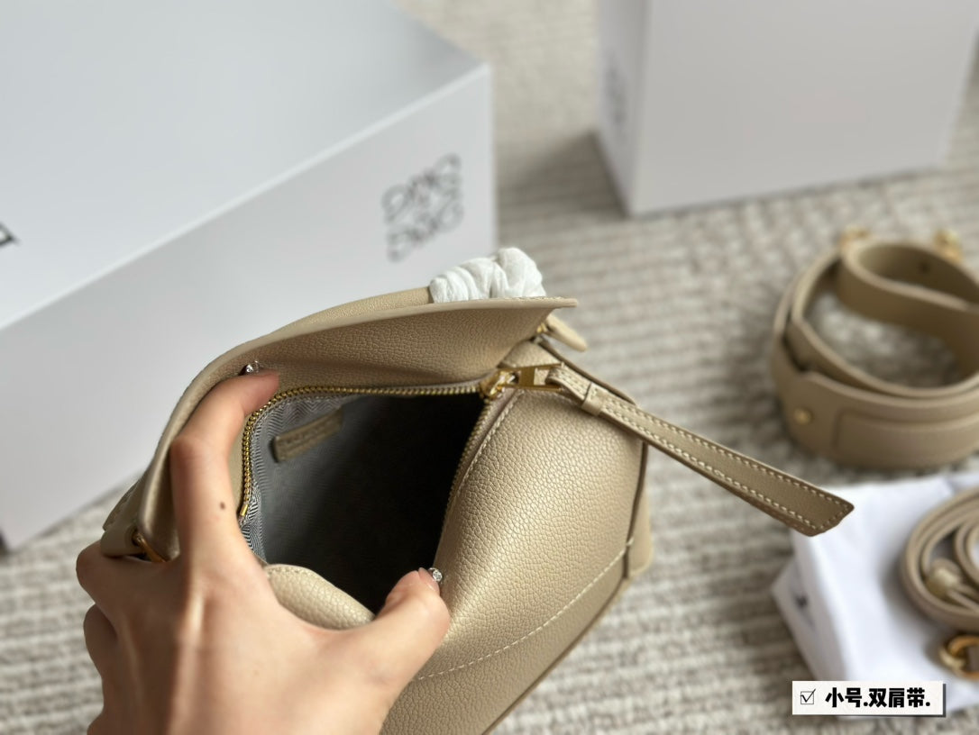 LOE MINI 18 PUZZLE BAG IN DARK CREAM CALFSKIN