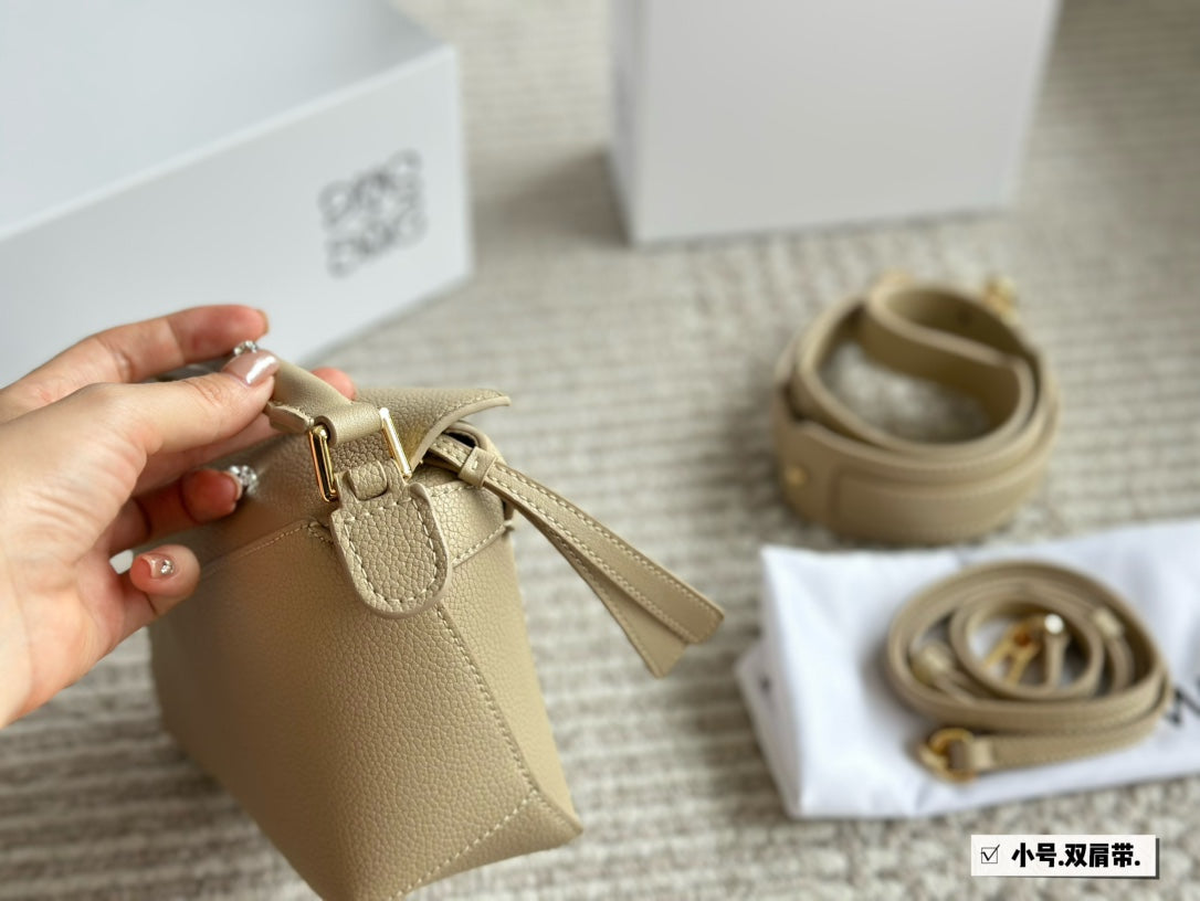 LOE MINI 18 PUZZLE BAG IN DARK CREAM CALFSKIN