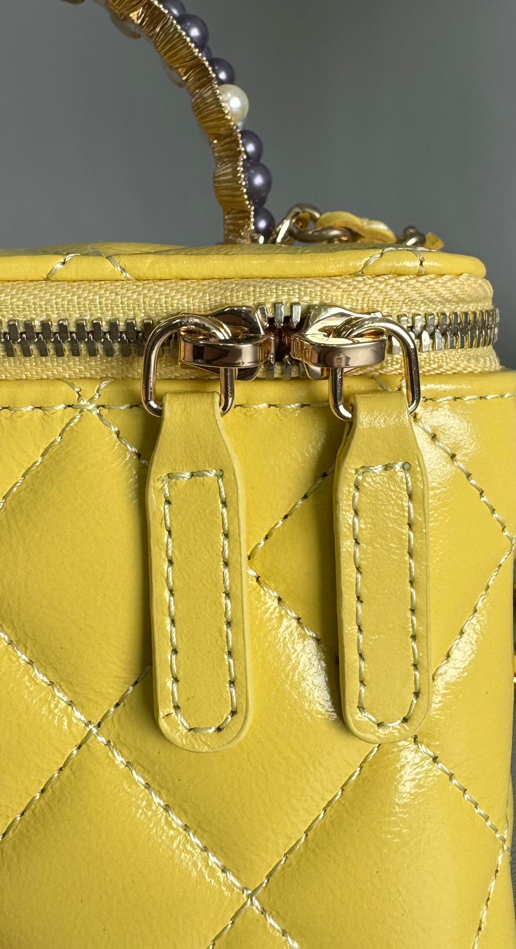 CC Vanity Case Pearl 17cm Yellow Lambskin Gold hardware